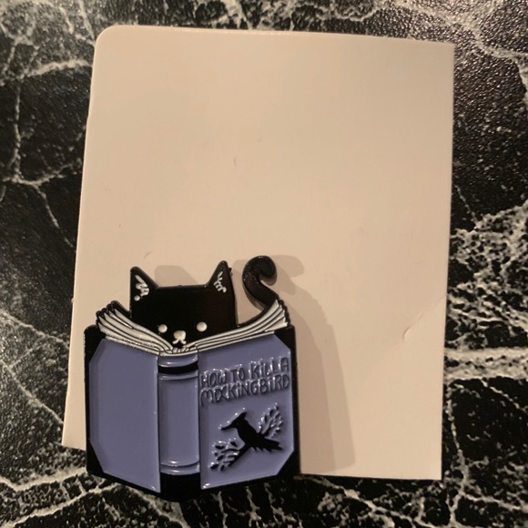 Cat reading pin for clothes - Picture 3 of 4